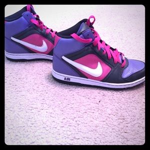 Women's Nike sportswear shoes, Size 9.5